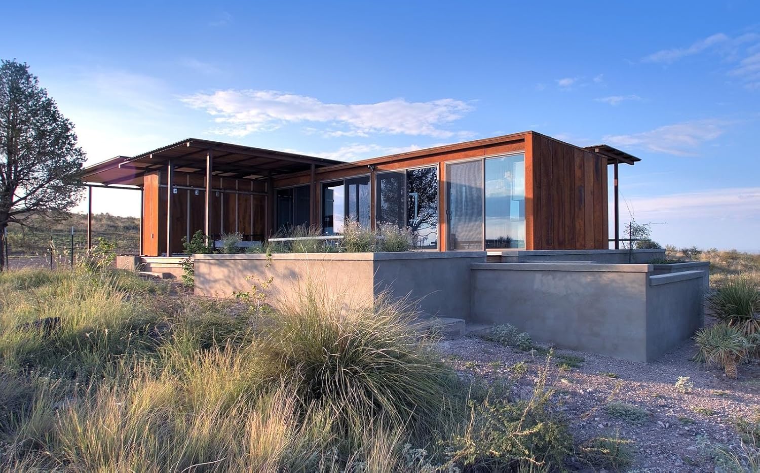 buy modular container shop unit,modular container shop unit pros cons,prefabricated steel cafe kiosk worth buying,should I buy a shipping container building,modular container shop vs traditional build,best portable commercial container structure performance testing and real-world results
