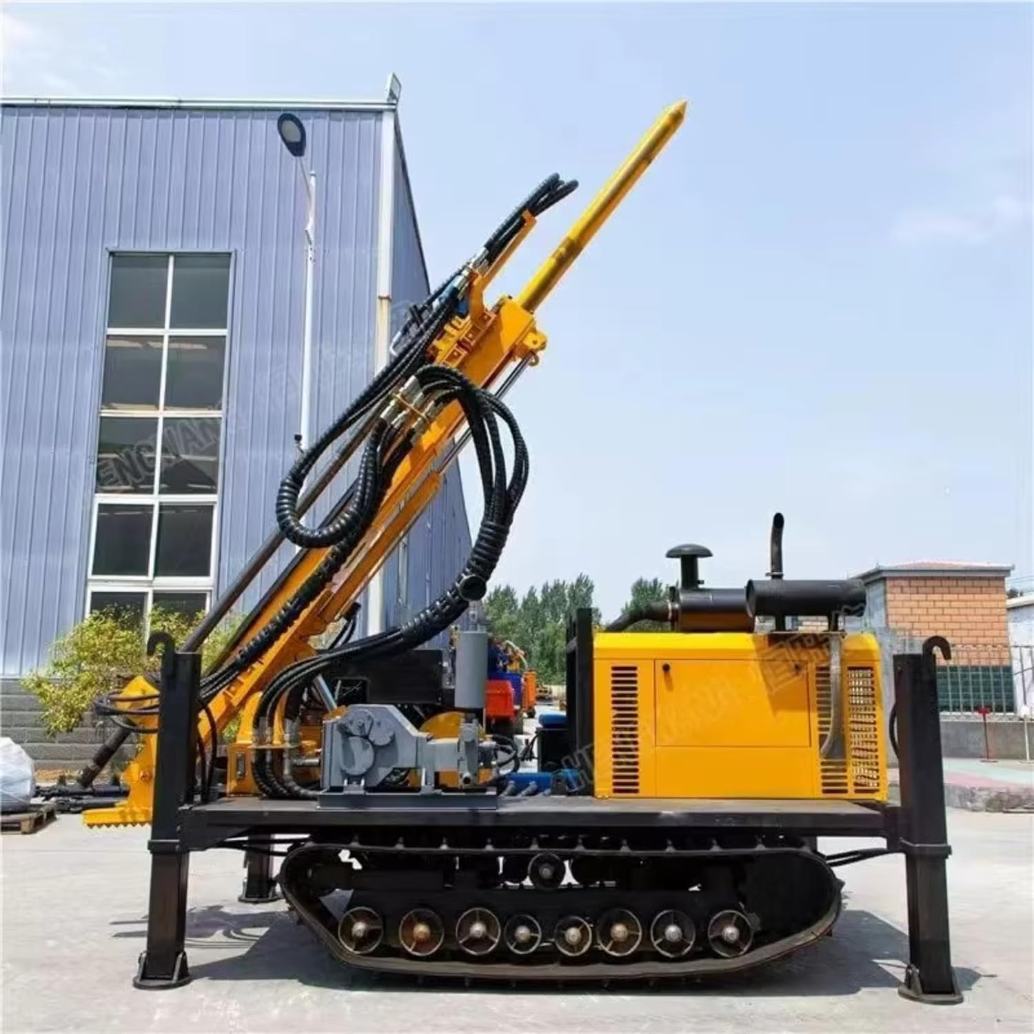buy tracked water well drilling rig,tracked borehole drilling rig,hydraulic well drilling machine,crawler water well drilling rig,groundwater drilling equipment,portable well drilling rig performance testing and real-world results
