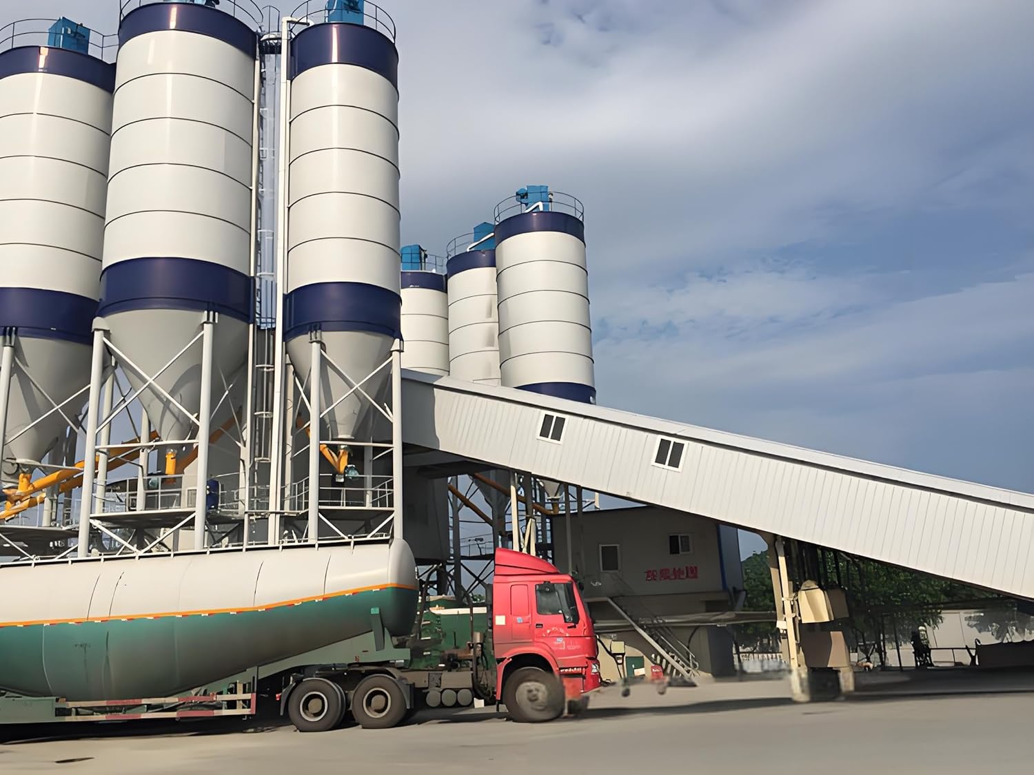 custom concrete batching plant,should I buy a concrete batching plant,stationary vs mobile concrete batching plant,concrete batching plant pros cons,best concrete batching plant for infrastructure projects,concrete mixing plant worth buying performance testing and real-world results