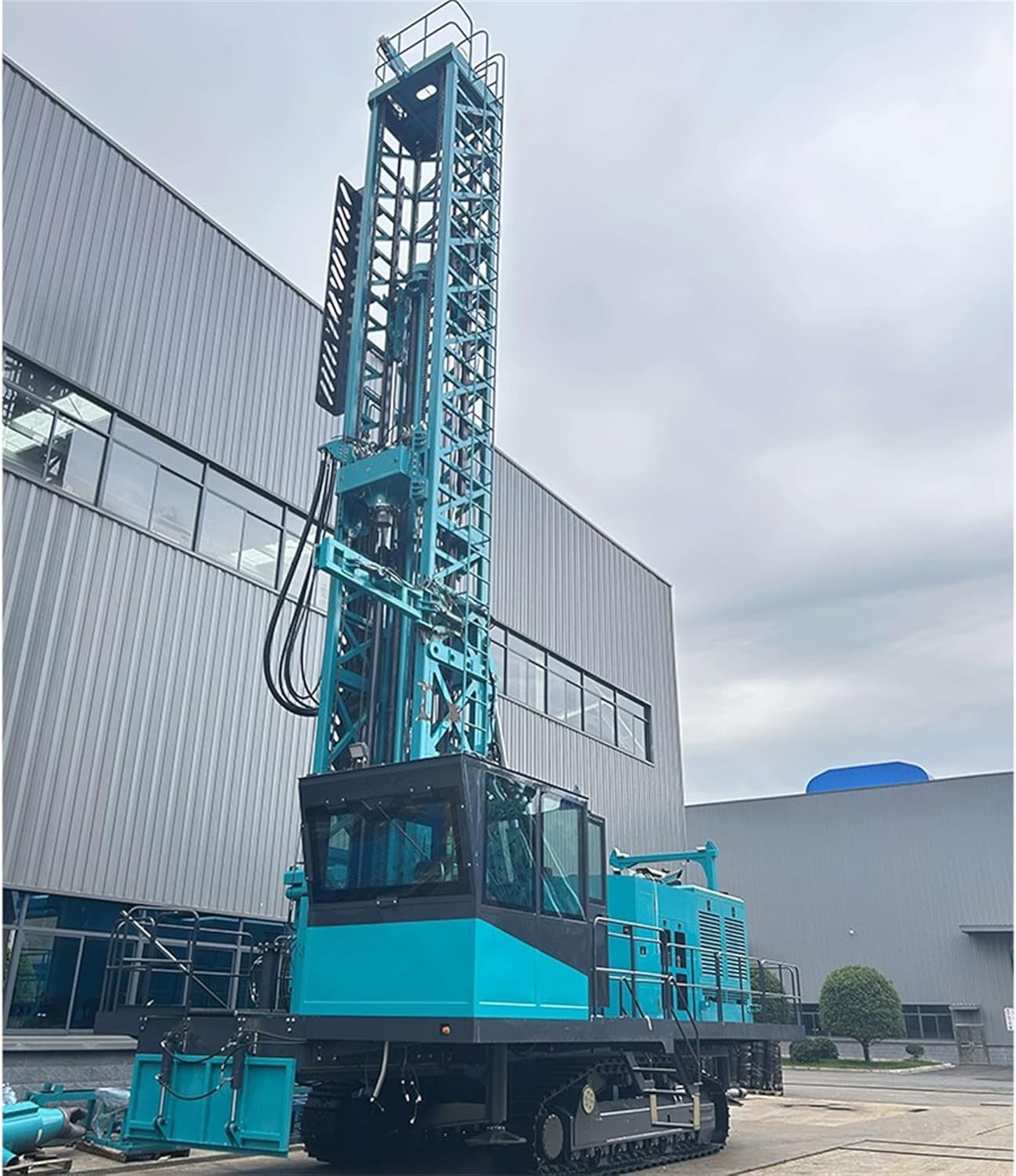 crawler water well drilling rig,tracked borehole drilling equipment,crawler mounted drilling rig pros cons,best crawler drilling rig for deep wells,crawler water well drilling rig worth buying,should I buy a tracked water well drilling rig unboxing and complete package contents